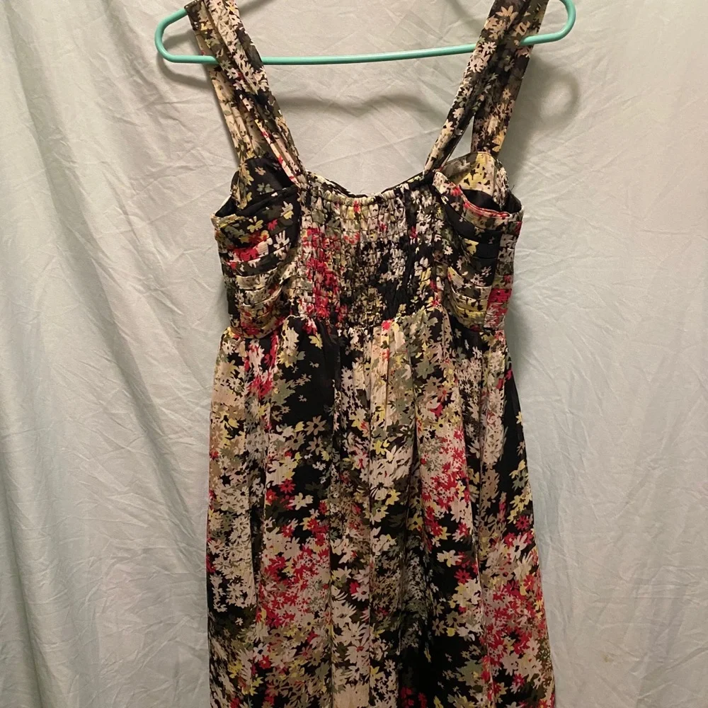 EUC Women’s summer dress Size Med light weight - Picture 6 of 7